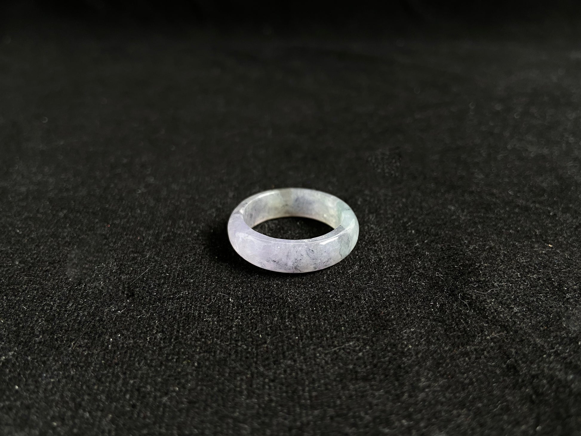 This ring features an icy jadeite with crystal clear transparency.