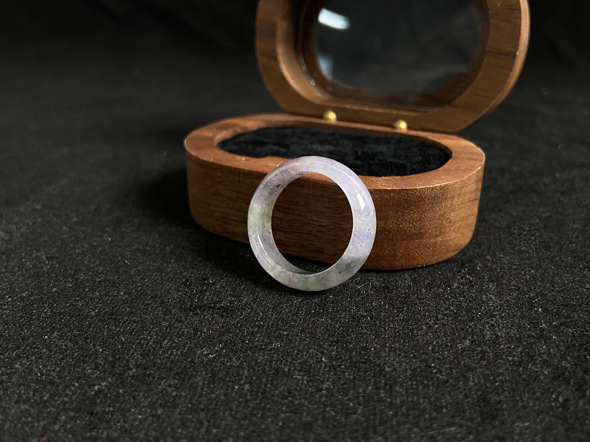 This ring features an icy jadeite with crystal clear transparency.