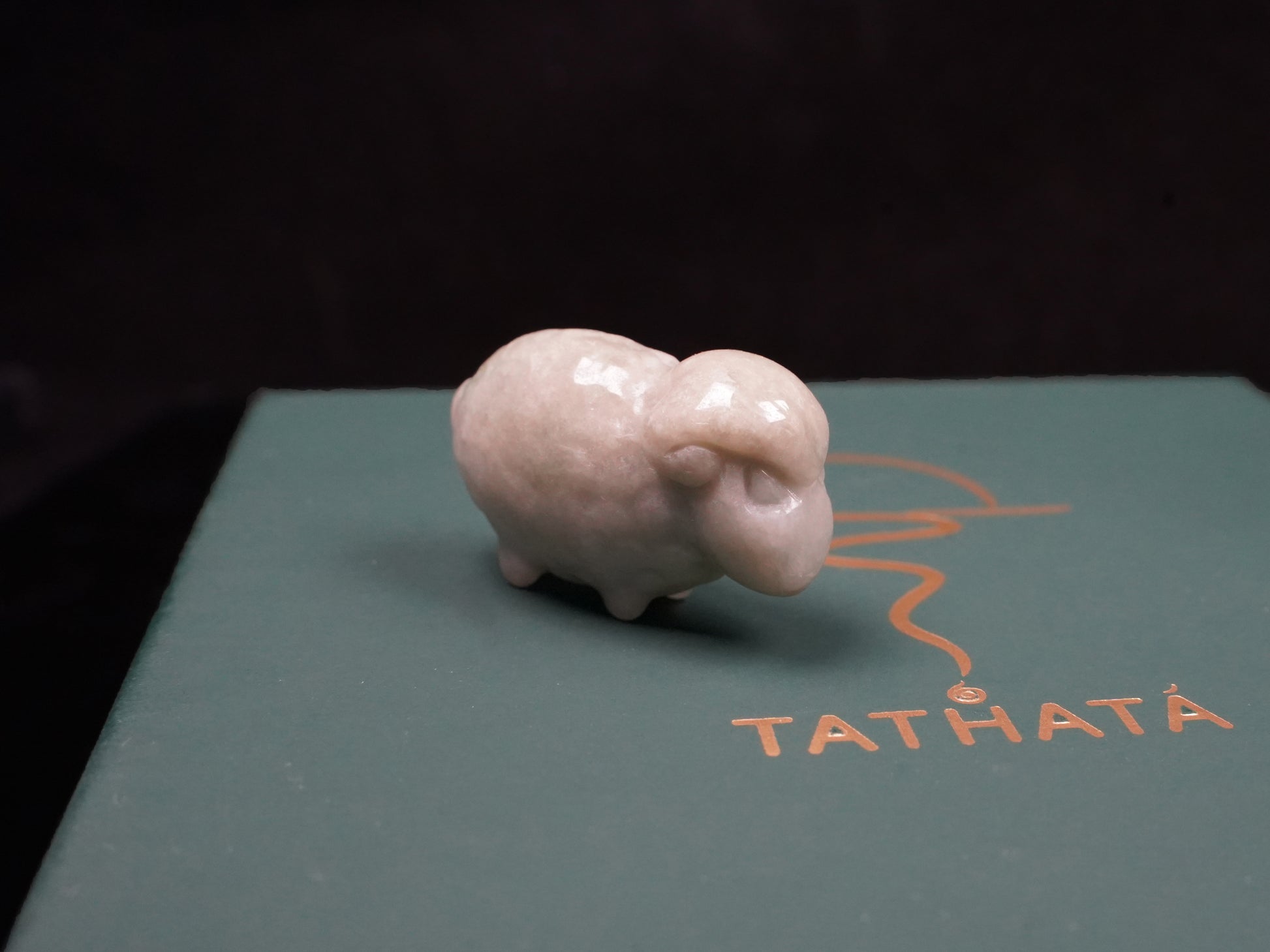 A soft ivory white sheep loose jadeite.